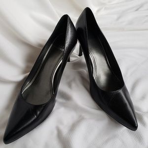Stuart Weitzman Pinot Pump